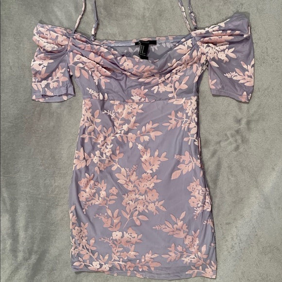 Forever 21 Dresses & Skirts - Forever 21 Floral Mini Dress Forever 21 Dresses & Skirts - Forever 21 Floral Mini Dress